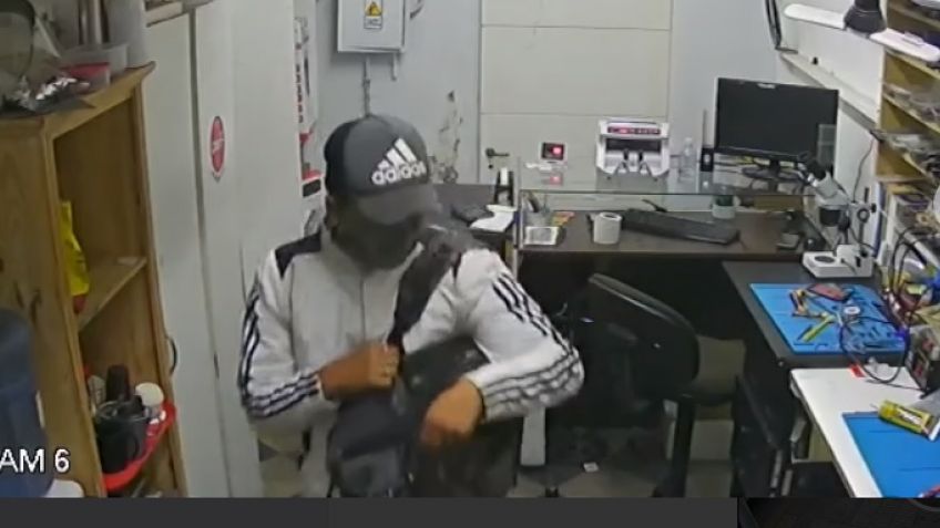 Quedó filmado mientras robaba celulares en un local