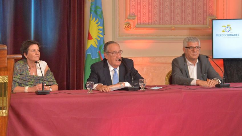 Lunghi abrió la 25º Cumbre anual de Mercociudades "Tandil 2020"