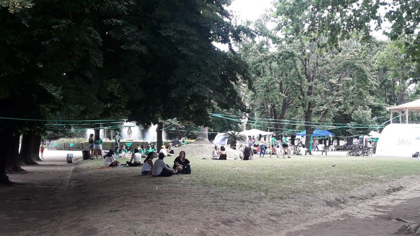 En Tandil también hay vigilia esperando la legalización del aborto