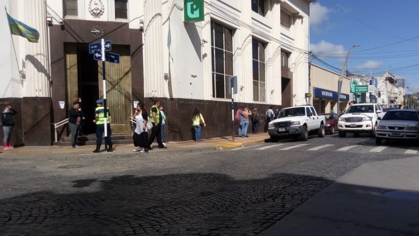 Los bancos atienden de 8 a 13 horas