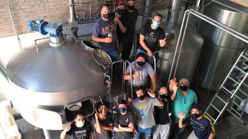 Los cerveceros de Tandil elaboraron "Vacuna", una cerveza comunitaria edición limitada