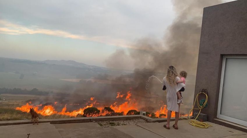 El fuego sigue azotando la zona del Hotel Amaiké