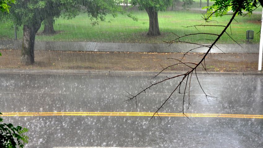 Sábado con lluvias, tormentas y chaparrones
