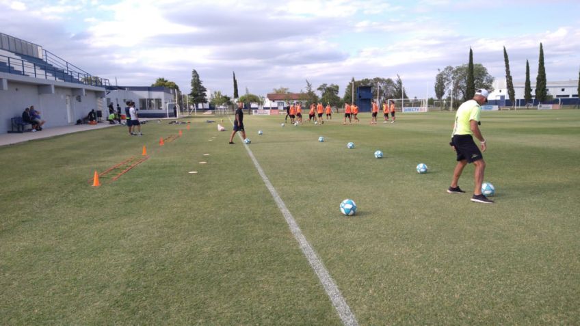 Santamarina entrenó en Córdoba, en la previa del partido contra Instituto