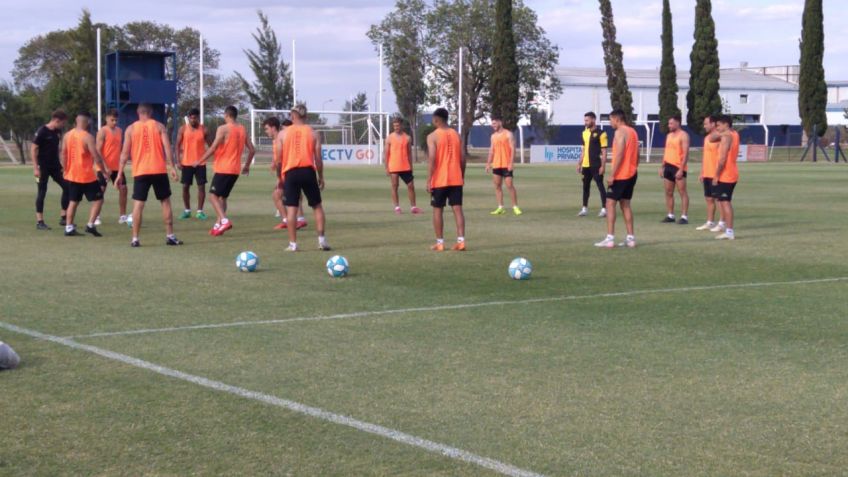 Santamarina entrenó en Córdoba, en la previa del partido contra Instituto
