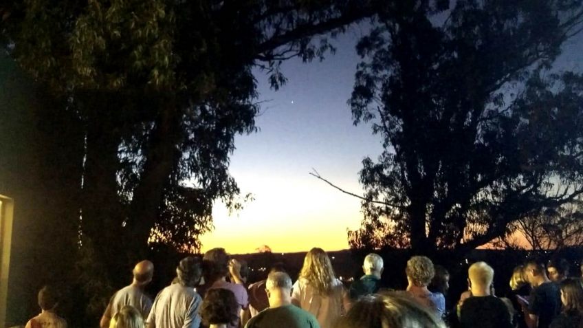 El Parque Independencia fue el punto de encuentro para ver la "Estrella de Belén"