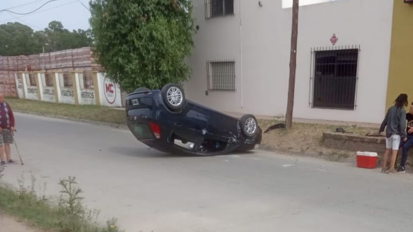 Vuelco sin heridos en Pasaje Guernica