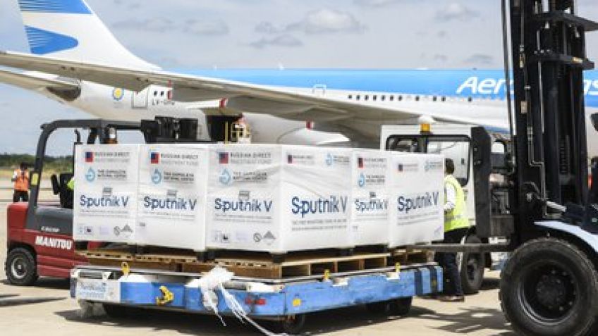 El vuelo a Rusia en busca de más vacunas "será programado a la mayor brevedad posible"