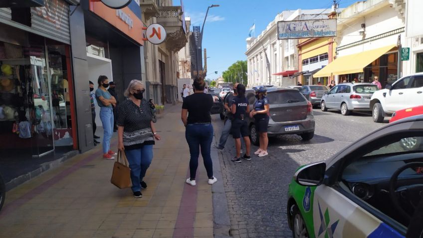 Interceptan a dos sujetos cuando intentaban realizar un "cuento del tío" en pleno centro