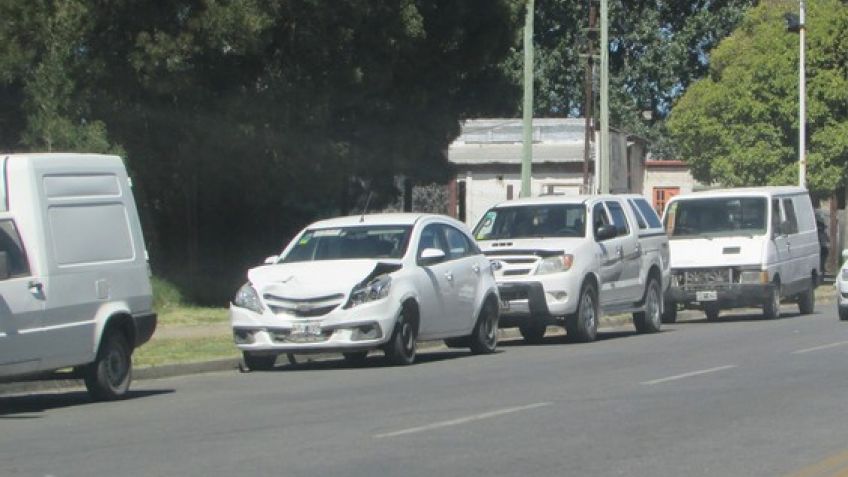 Choque en cadena involucró a cuatro vehículos