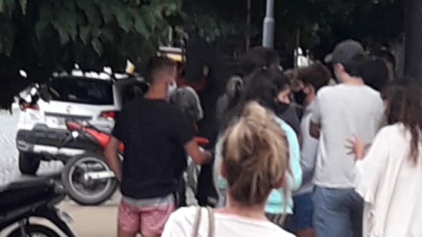 Reconocido local anunció liquidación y "explotó" de gente