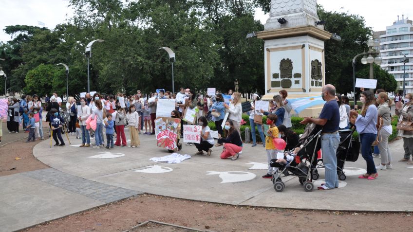 En Tandil también se reclamó por la vuelta a clases presenciales