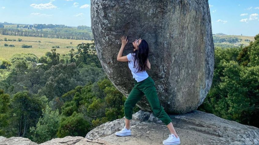 Sofía "Jujuy" pasó por Tandil y subió a las redes fotos en topless en las sierras