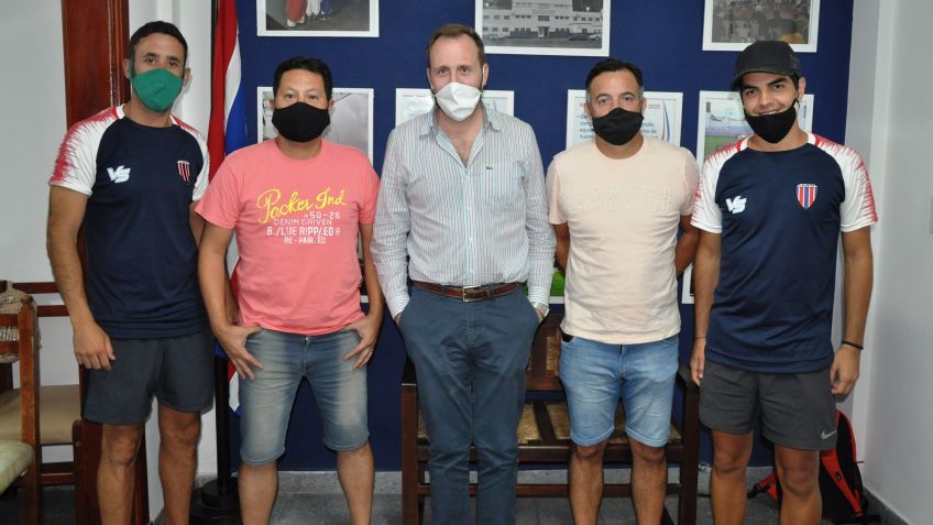 Ferro presentó al nuevo cuerpo técnico encabezado por "Bochi" Abad