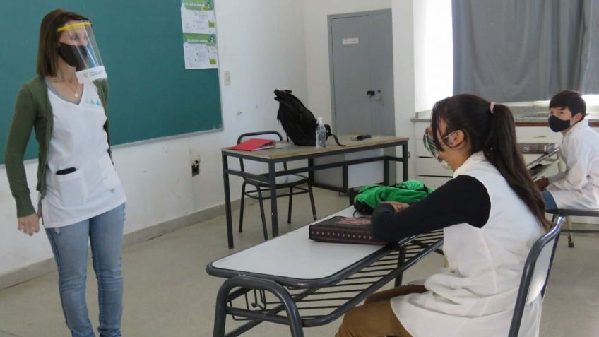 Ante un positivo o sospechoso, se deberá aislar al grupo de alumnos y docentes
