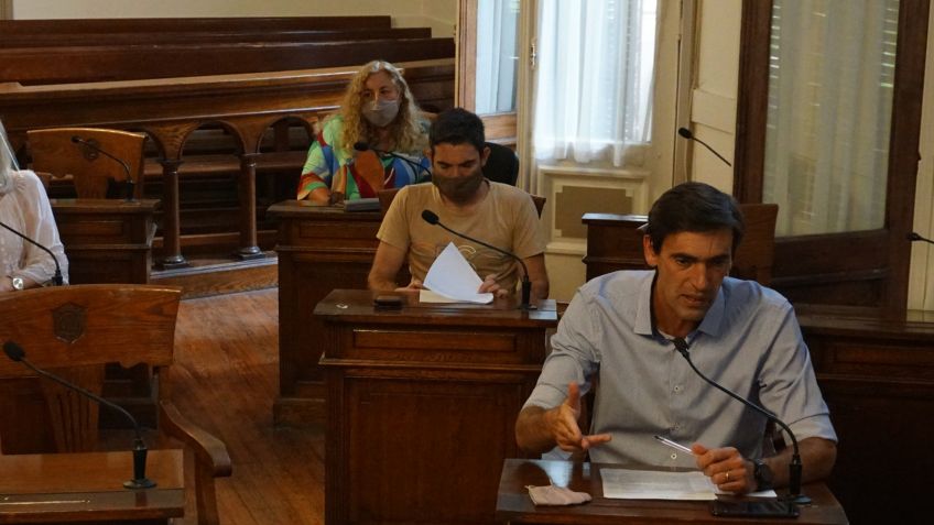 Tras la polémica, la oposición solicitó informes respecto a la vacunación 