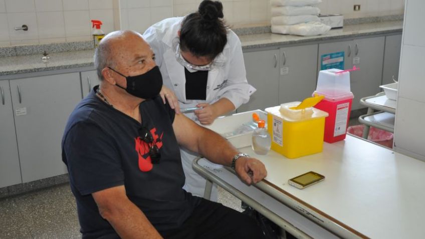 Arranca la vacunación para menores de 60 con patologías previas