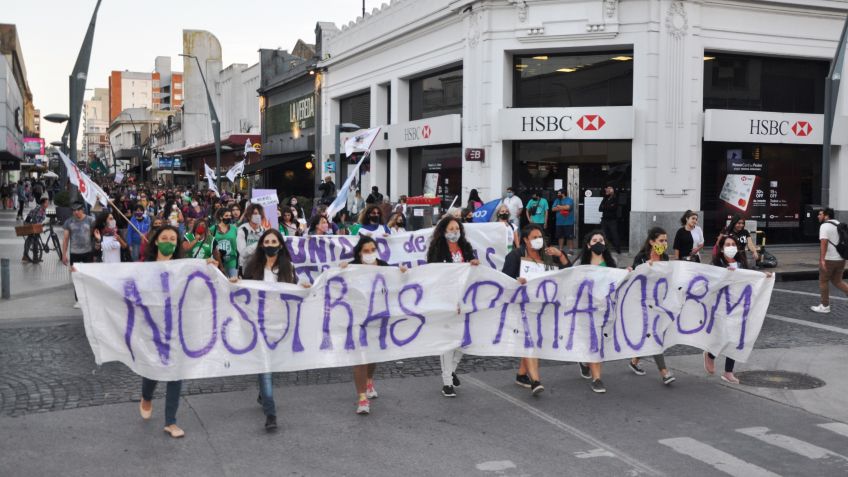 8M: se realizó una masiva marcha en Tandil pidiendo igualdad de derechos y basta de violencia