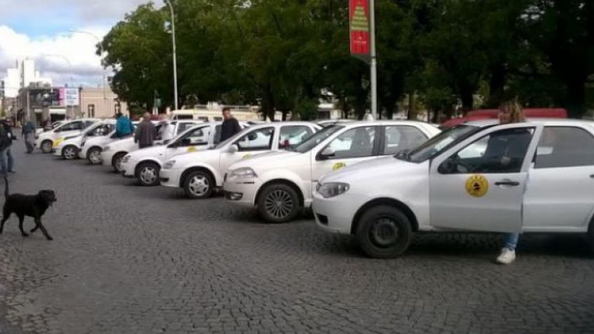Los taxistas presentaron un pedido de incremento en dos tramos