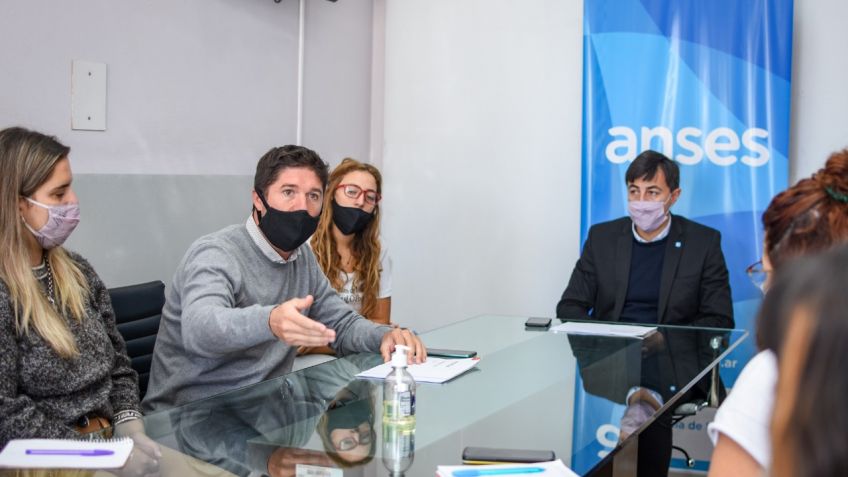 Coordinan acciones conjuntas con autoridades educativas y movimientos estudiantiles organizados