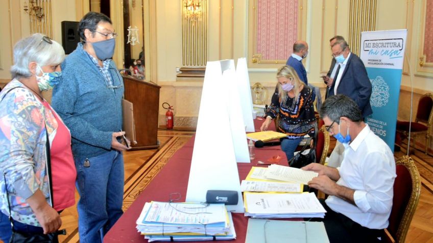 Culminó la entrega de firmas de escrituras por parte de Provincia y Municipio