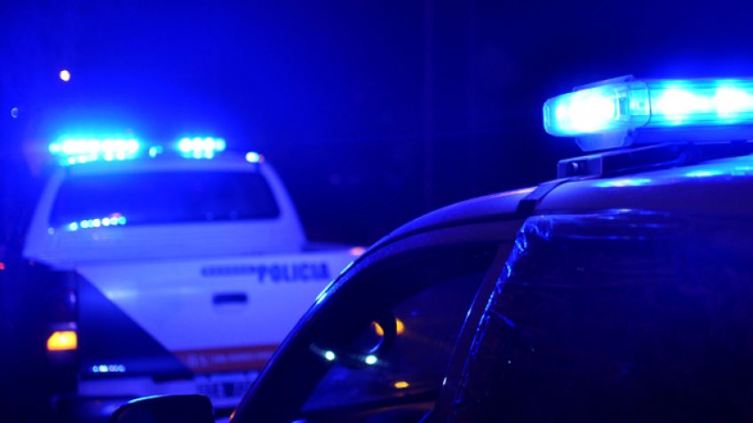 Golpean a una mujer para robarle dinero en la vía pública