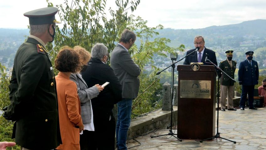 En el 198 aniversario de la ciudad, Lunghi dijo tener "esperanza en el presente"