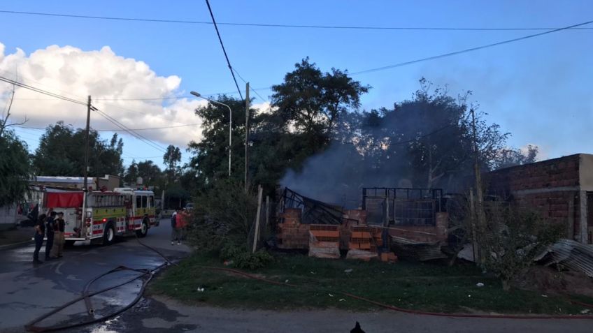 Una vivienda quedó destruida por un incendio