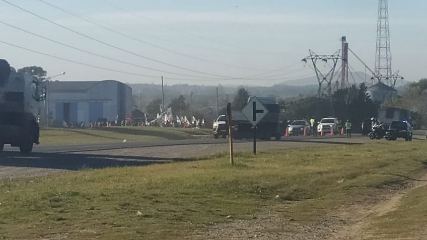 Griselda Altamirano marcha desde la Ruta 226 al centro de la ciudad