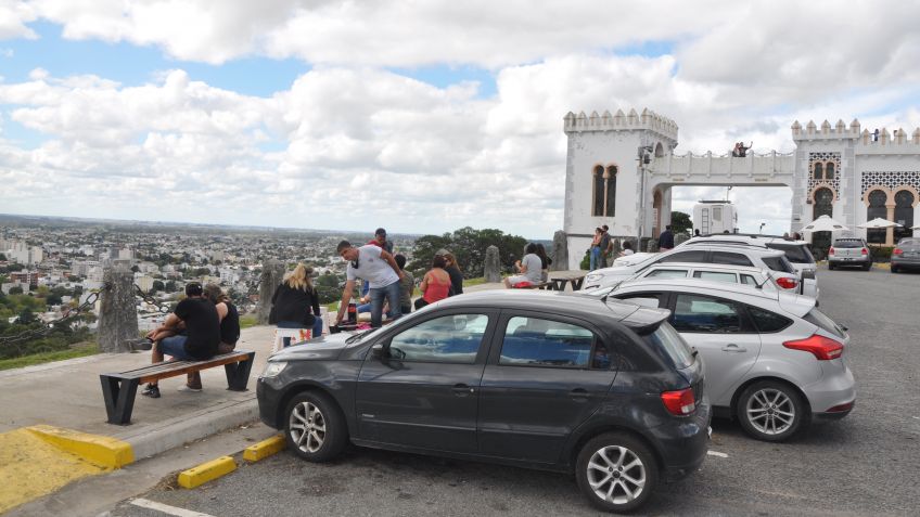 El Gobierno suspenderá el feriado puente del 24 de mayo