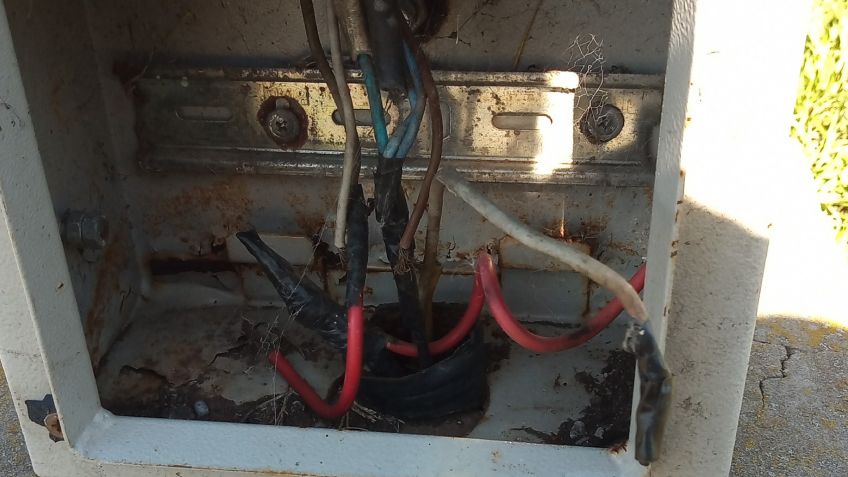 Robaron cables de la red de alumbrado público y cobre de un transformador de la Usina