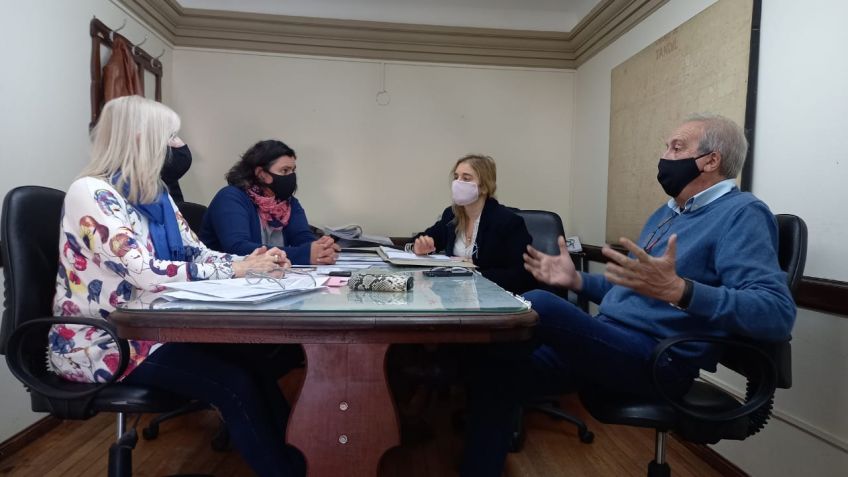 Desde el Concejo Deliberante piden que se pueda atender clientes en el interior de los locales