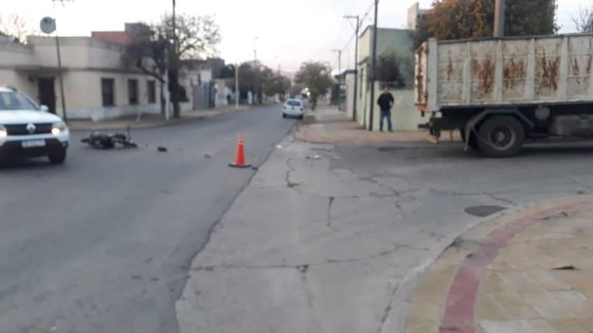 Un motociclista herido tras colisión con un camión