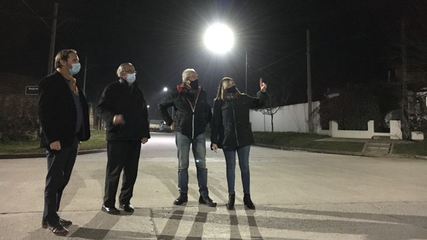 Lunghi supervisó las obras en el alumbrado público de Vela y Gardey