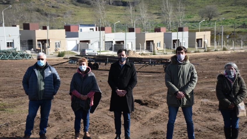 Se firmó el inicio de obra para culminar las viviendas del Barrio de Corazón Tandilense