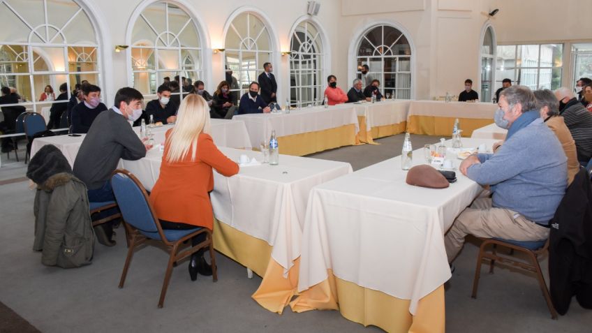 Magario se reunió con empresarios y asumió el compromiso de ayudar a la economía local