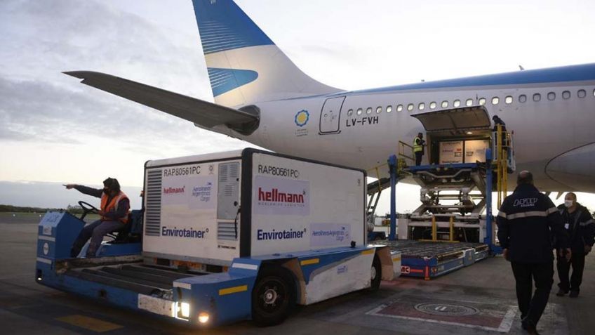Llegó desde China un vuelo con más de 760 mil dosis de la Sinopharm