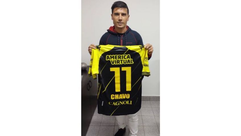 Matías Alustiza selló su vínculo con Santamarina