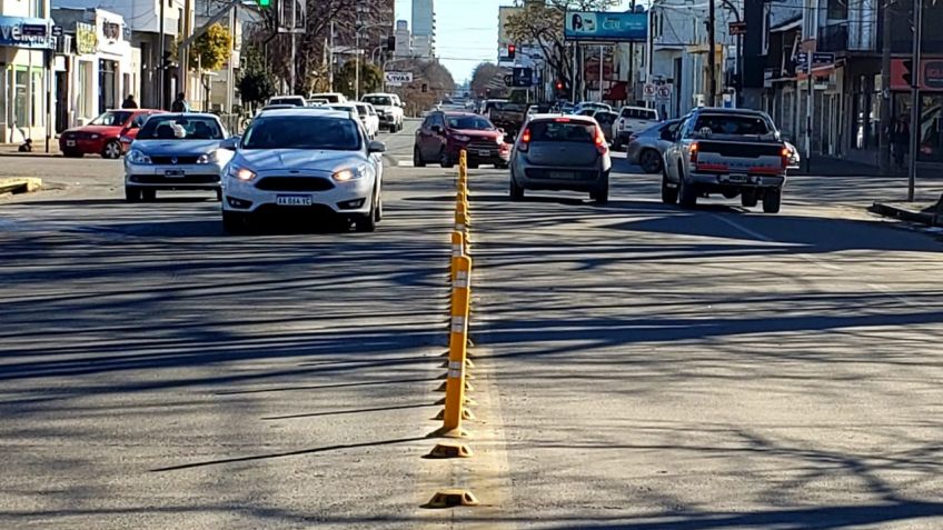 Colocaron más divisores en avenidas de la ciudad 