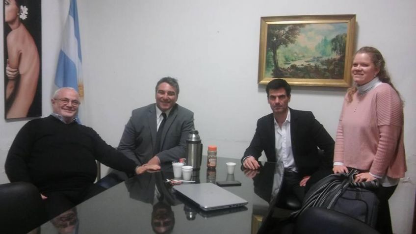 Facundo Argüelles, segundo de la derecha, junto a un grupo de colegas.