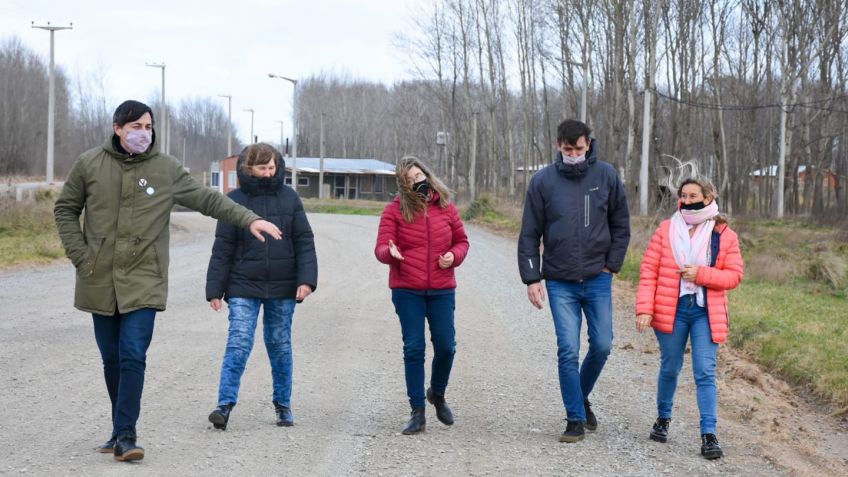 Candidatos del Frente de Todos recorrieron la obra del camino de Gardey al Balneario de Vela