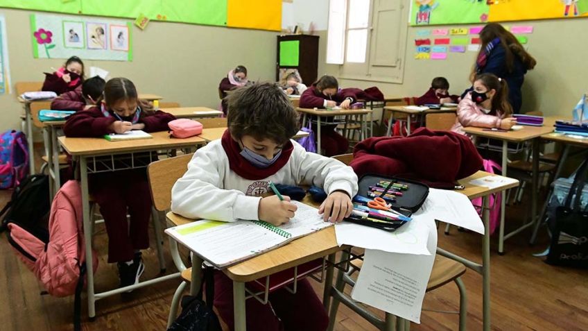 Suteba: "Sólo deben volver a la presencialidad los docentes vacunados con las dos dosis"
