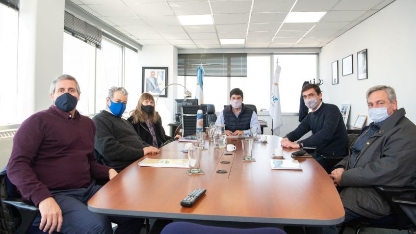 Con inversión del Enacom y el trabajo de la Cretal buscan dotar de fibra óptica al campo