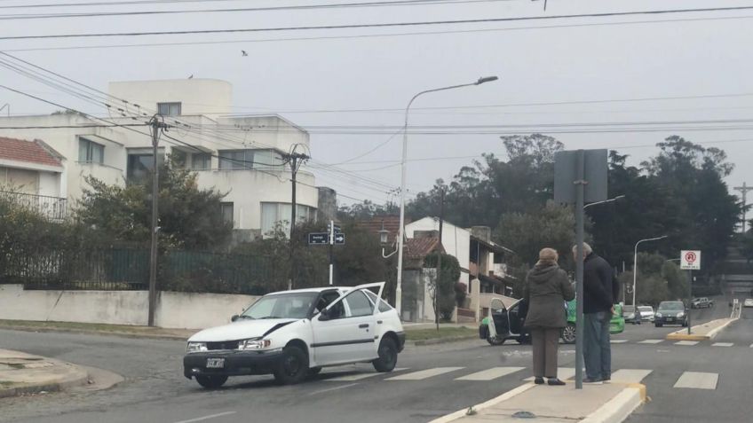 Una mujer herida tras choque en Monseñor de Andrea e Ituzaingó 