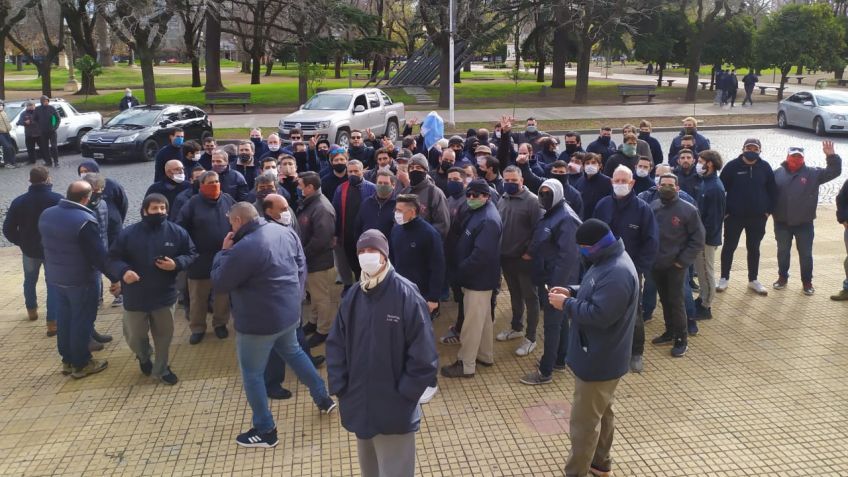Los choferes nuevamente de paro por falta de pago.