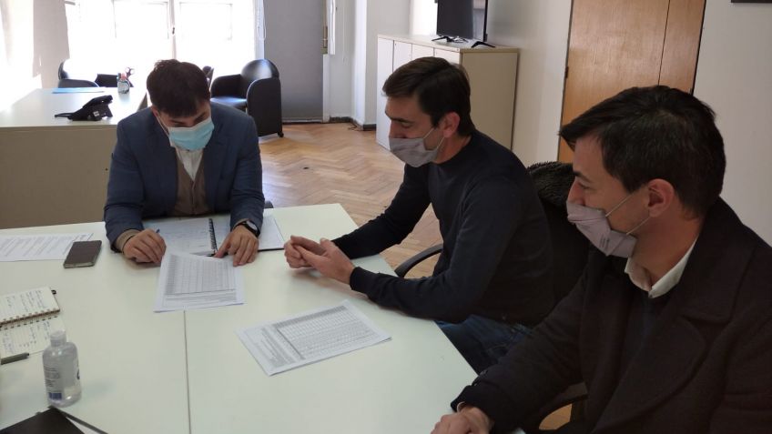 Iparraguirre confirmó una millonaria inversión para poner en valor la Terminal de Ómnibus