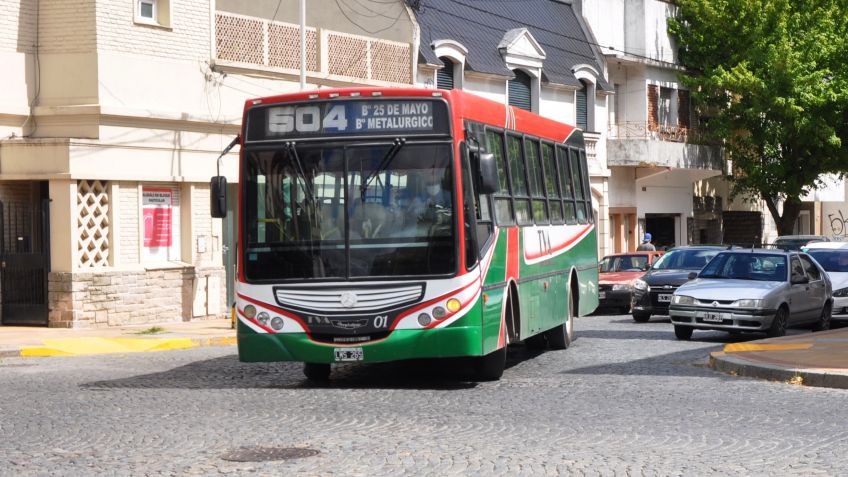 Se levantó el paro del transporte público