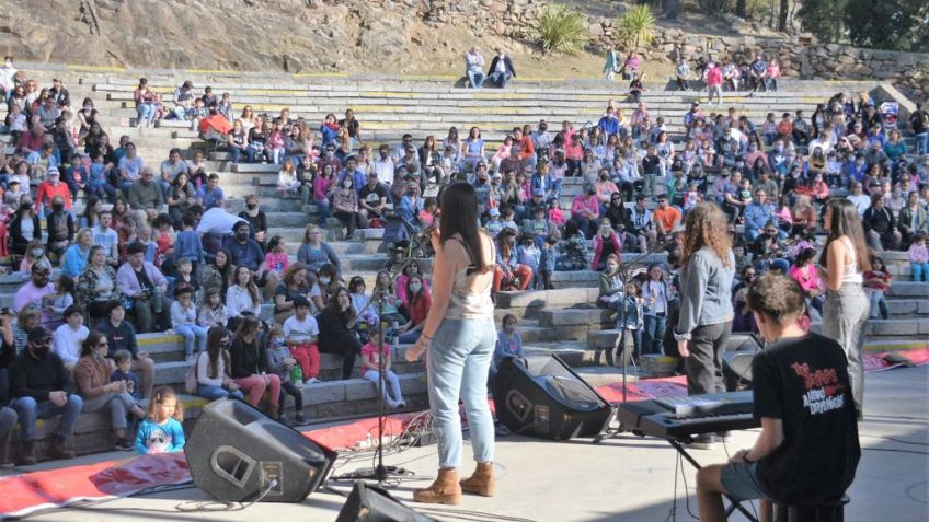 Con un espectáculo en el anfiteatro, dieron cierre a las actividades por el mes de las infancias