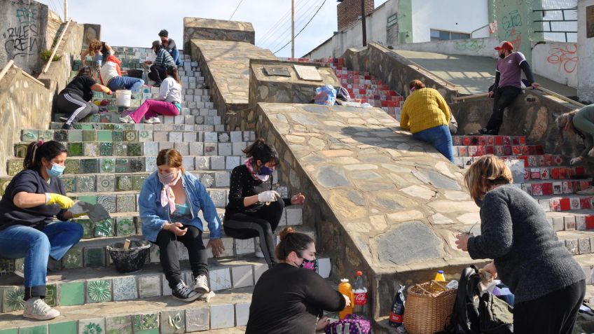 Las escaleras de Villa Italia fueron decoradas por la Escuela de Cerámica
