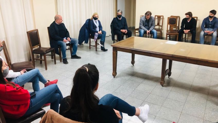 Florit y Nicolini mantuvieron un encuentro con jóvenes del Ateneo Rural